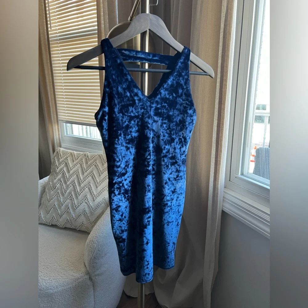 Hollyworld Crushed Velvet Dress | 14 - Picture 3 of 7